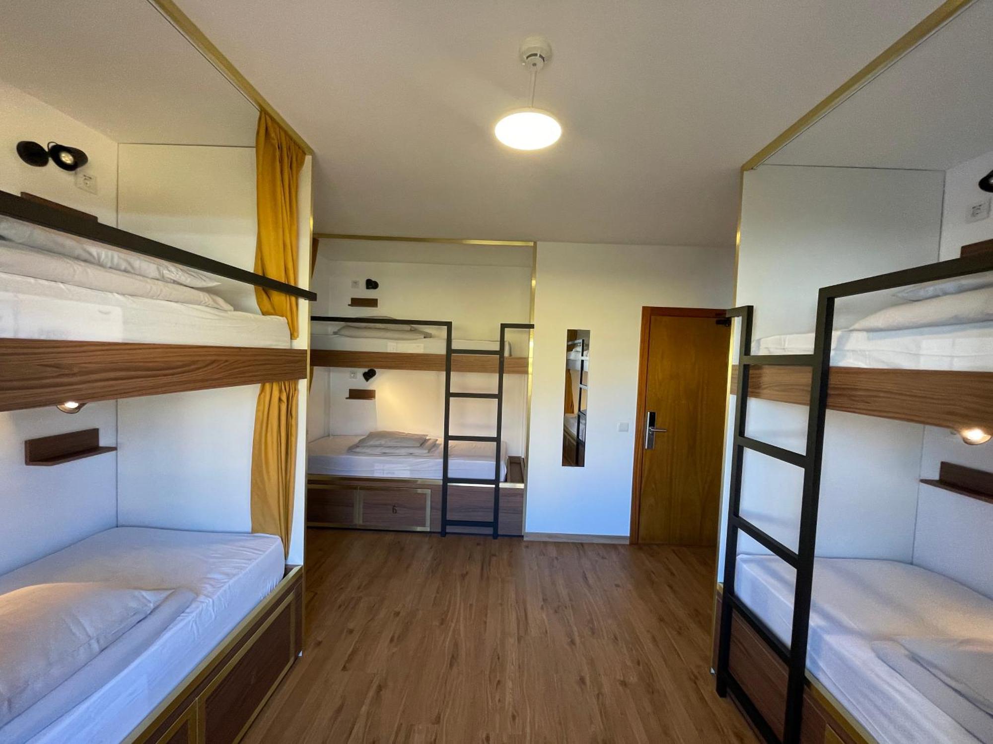 33 Hostel バレアル エクステリア 写真