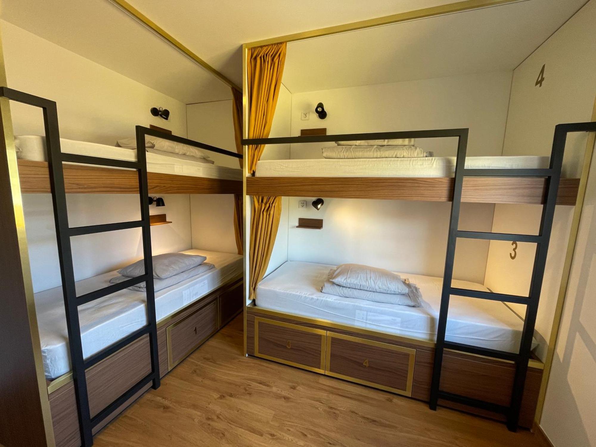 33 Hostel バレアル エクステリア 写真